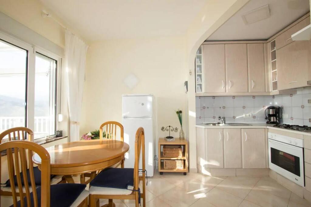 Seaview And Sun All Day Long In Los Pinos, Almunecar, Andalusia Exterior photo